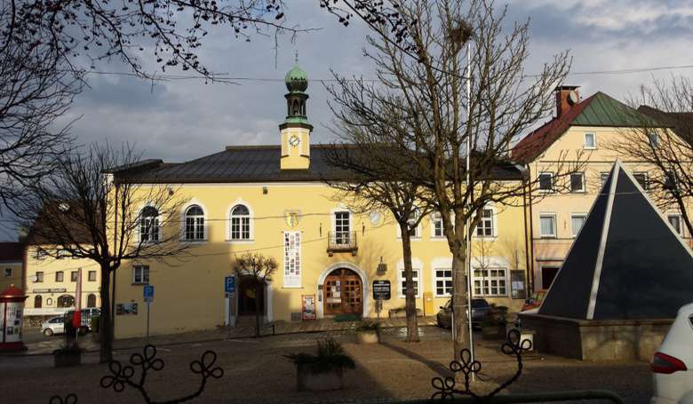 Tourist-Information im Alten Rathaus am Viechtacher Stadtplatz