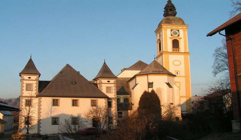 Pfarrkirche Rinchnach mit Kloster