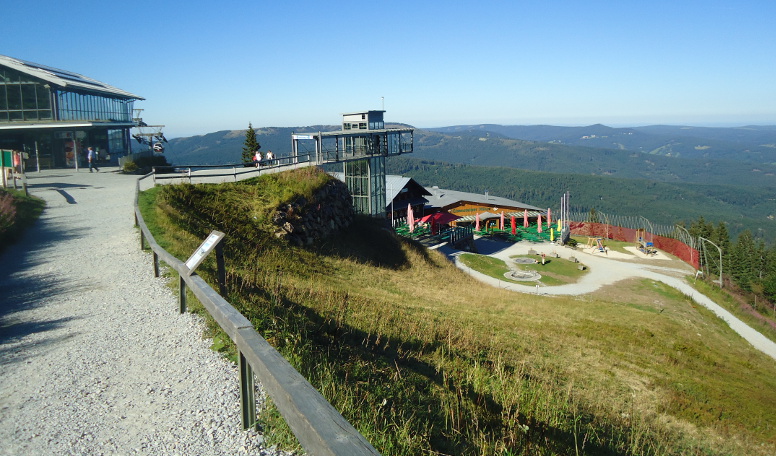 Eisensteiner Hütte mit Panorama-Aufzug