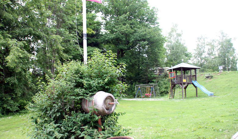 Kinderspielplatz im Campingplatz Tröpplkeller