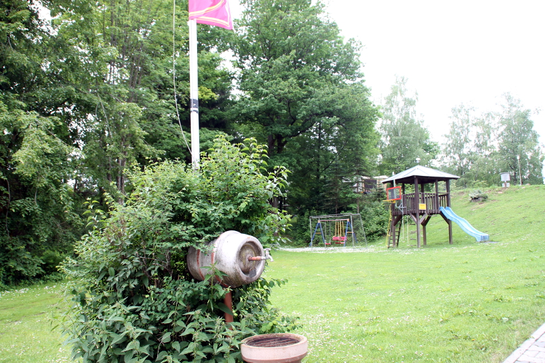 Kinderspielplatz im Campingplatz Tröpplkeller