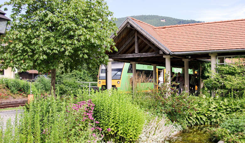 Abfahrt der Waldbahn am Bahnhof Bodenmais.