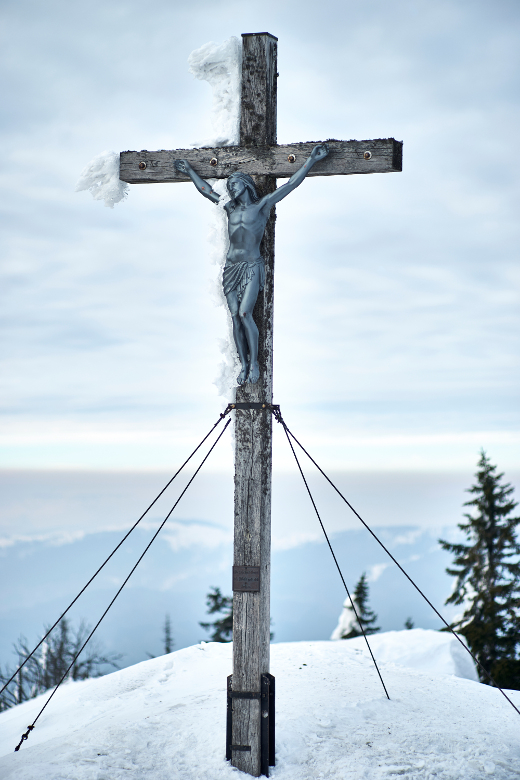 Gipfelkreuz am Großen Rachel im Winter