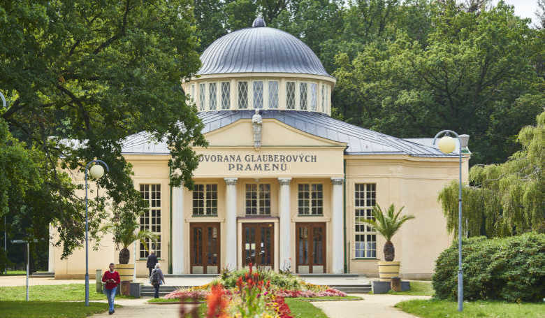 Halle der Glauberquellen.