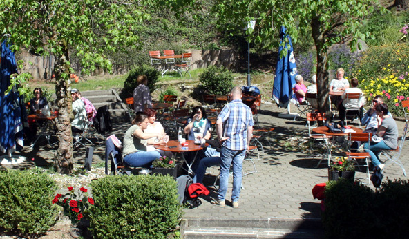 Biergarten am Rothbacher Hof.