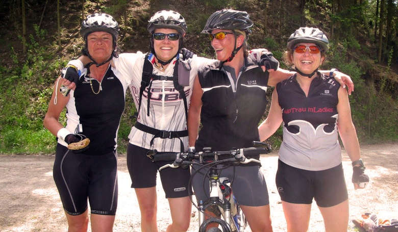 Mountainbiken nur mit Mädels.