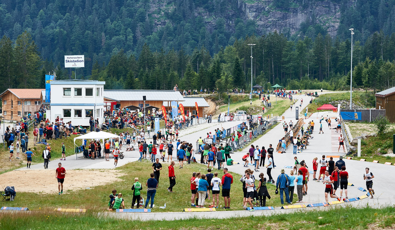 Biathlon im Sommer im ARBER Hohenzollern Skistadion.