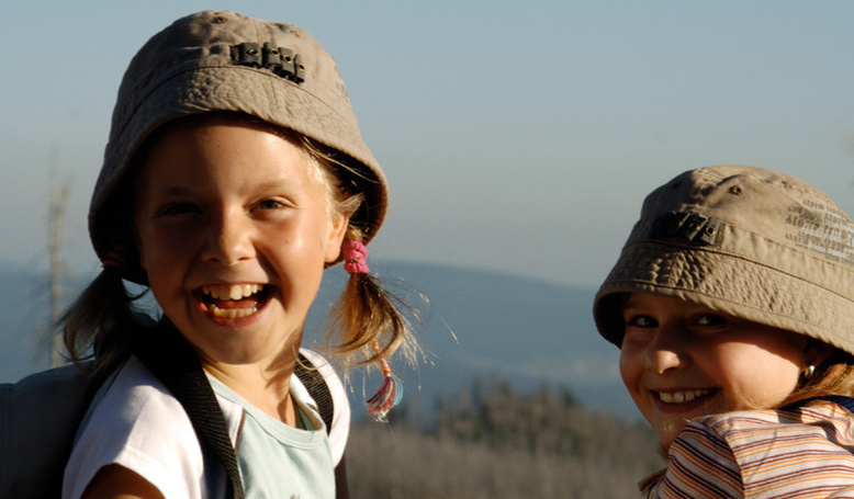 Wandern macht Spaß im ARBERLAND BAYERISCHER WALD, © vhs ARBERLAND / Daniela Blöchinger Spaß beim Wandern.