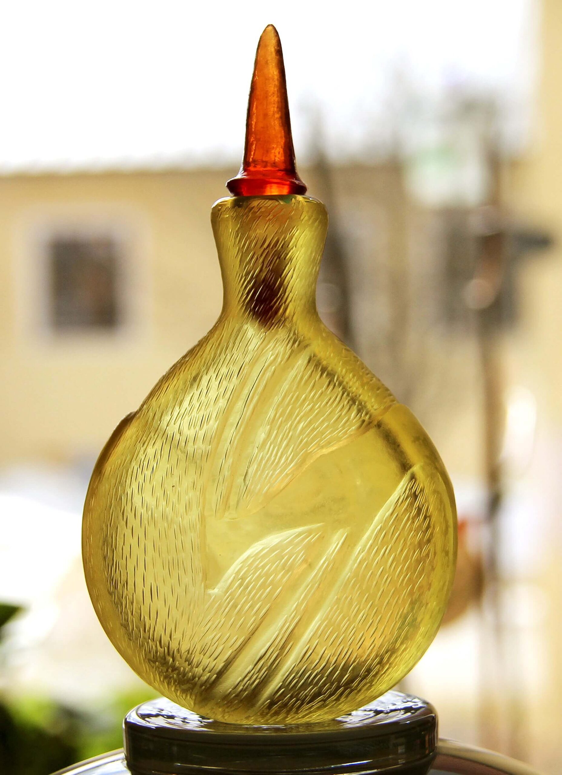 Die alljährliche Bixl-Ausstellung in der Galerie Gläserner Winkel zeigt handgemachte Schnupftabakgläser von hiesigen Glasschaffenden.