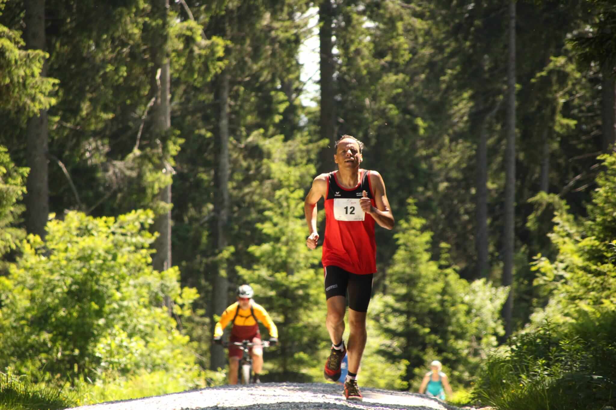 Trailrunning und Mountainbiken beim Sommerblitz.