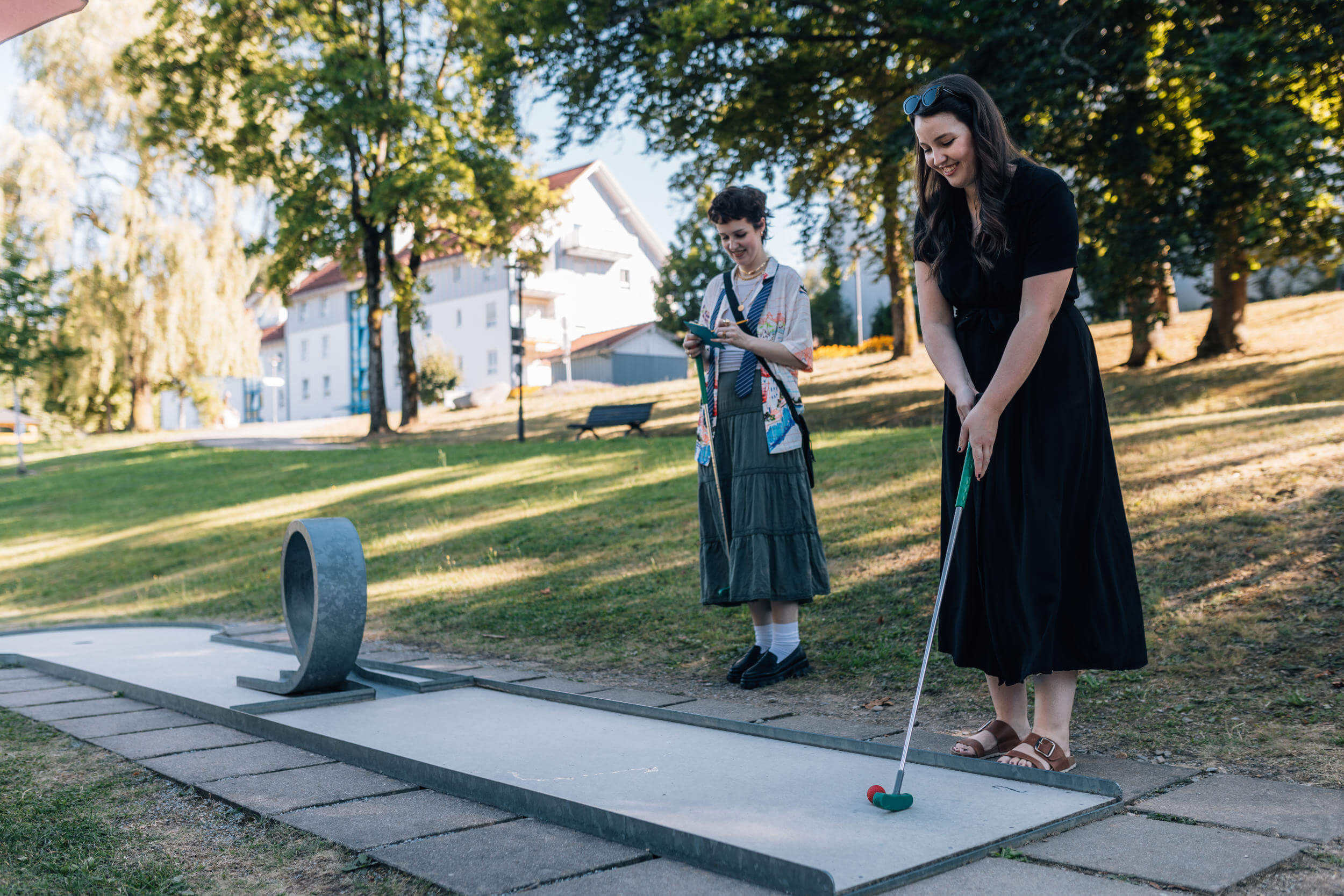 Minigolf spielen auf der Minigolfanlage in Viechtach.